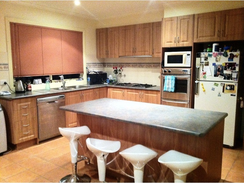 99 Oaklands Way, Pakenham VIC 3810