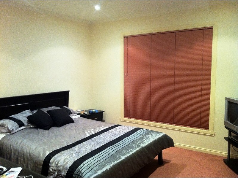 99 Oaklands Way, Pakenham VIC 3810