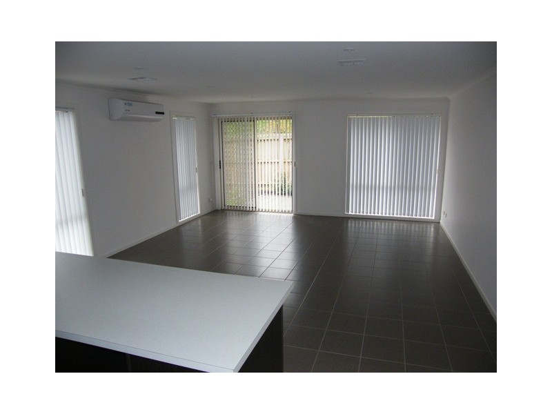 2, 55-57 Strathavan Drive, Berwick VIC 3806