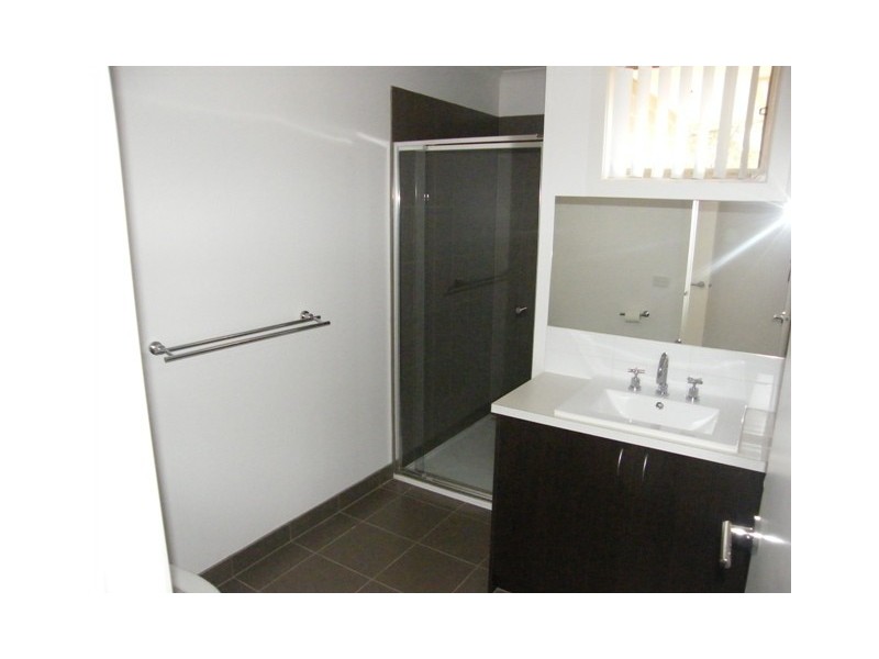 2, 55-57 Strathavan Drive, Berwick VIC 3806