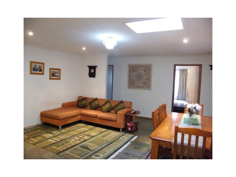 8 Beckington Crescent, Hampton Park VIC 3976