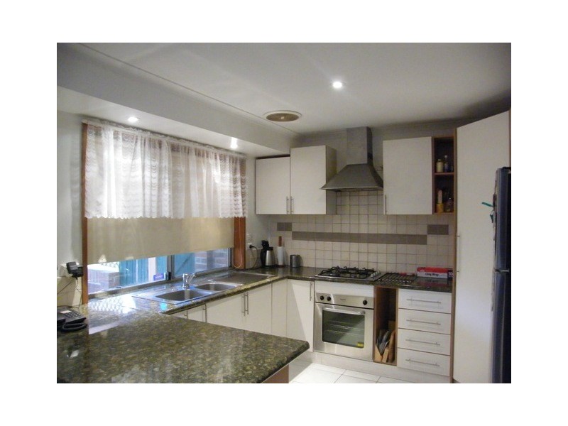 8 Beckington Crescent, Hampton Park VIC 3976