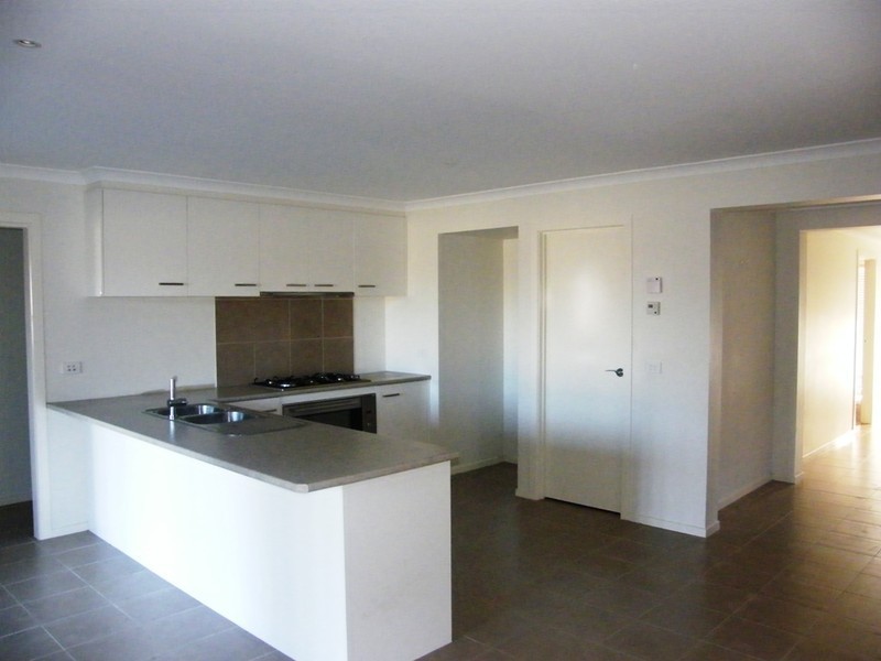 5 Yammerbook Way, Cranbourne East VIC 3977