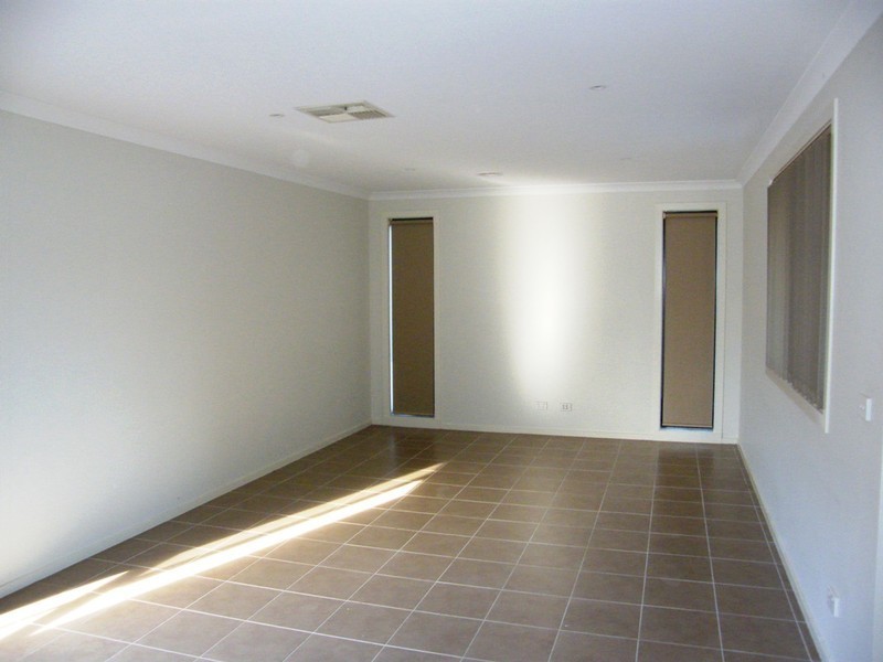 5 Yammerbook Way, Cranbourne East VIC 3977