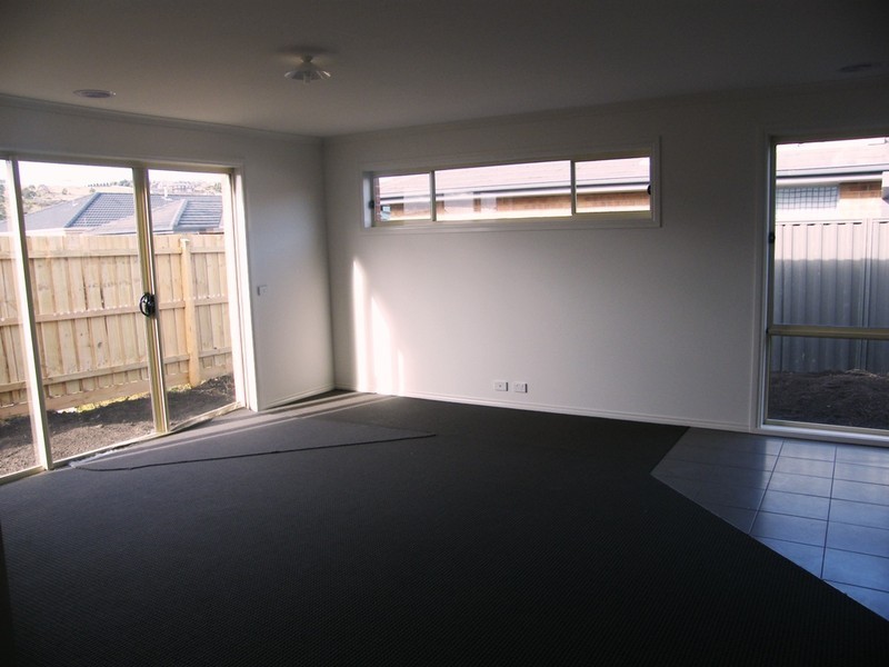 6 Laurel Lane, Pakenham VIC 3810