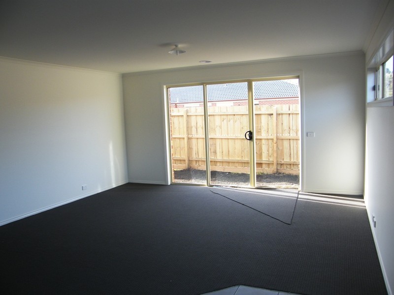 6 Laurel Lane, Pakenham VIC 3810