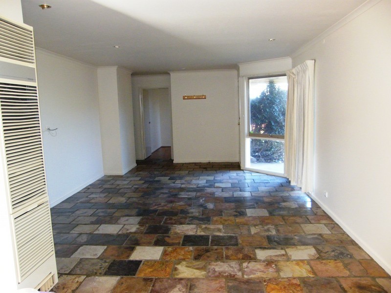 6 Wilmott Court, Berwick VIC 3806