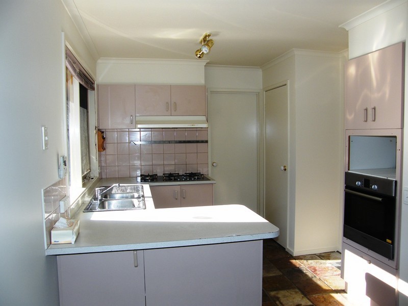 6 Wilmott Court, Berwick VIC 3806