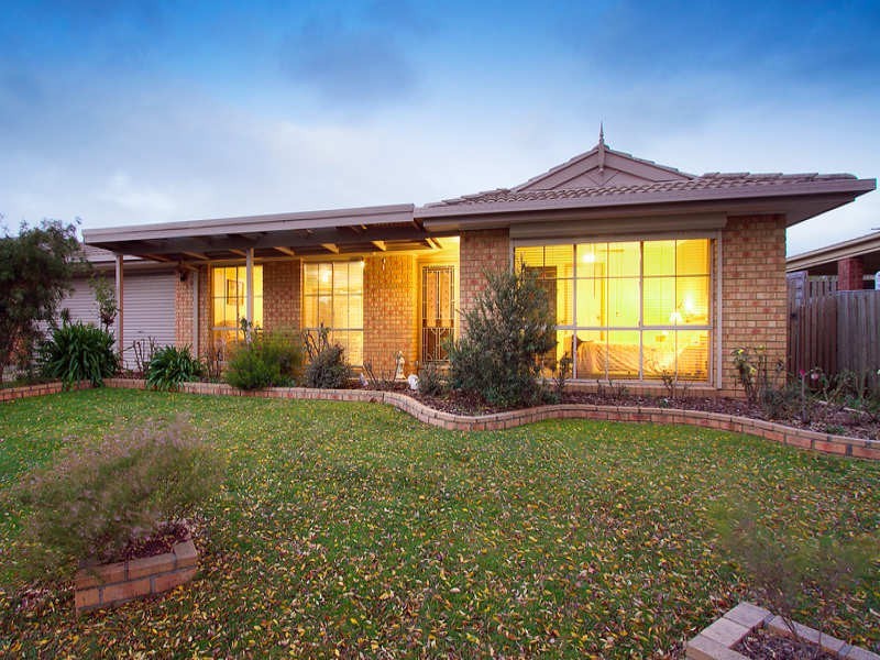 64 Bellevue Drive, Berwick VIC 3806