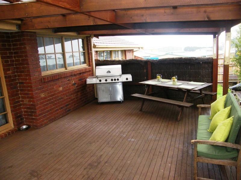 65 Bemersyde Drive, Berwick VIC 3806