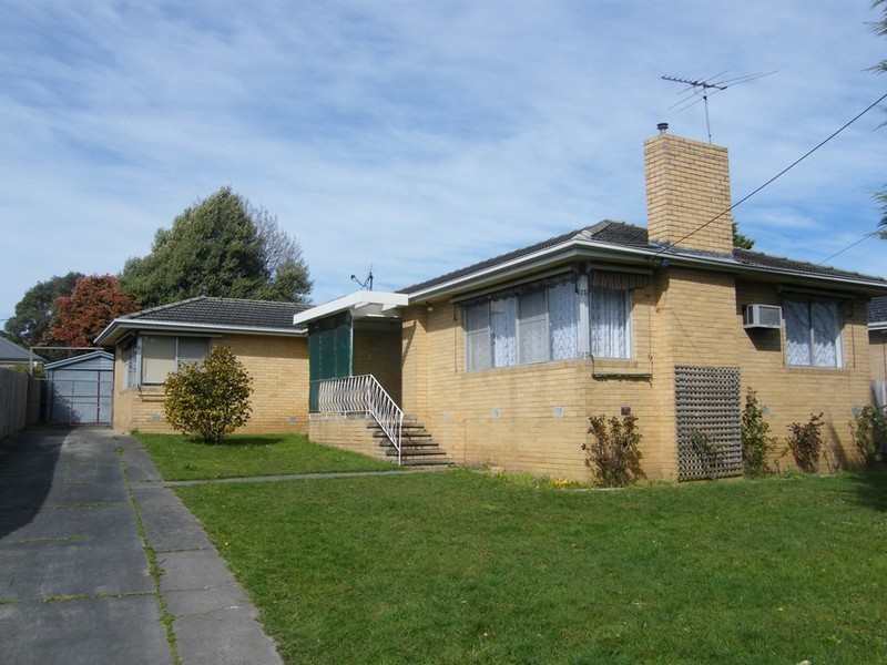 17 Evan Street, Berwick VIC 3806