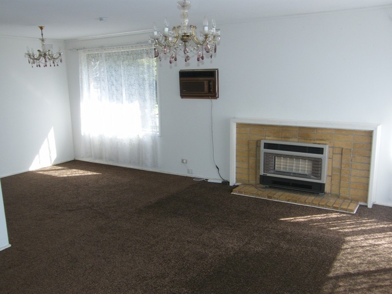 17 Evan Street, Berwick VIC 3806