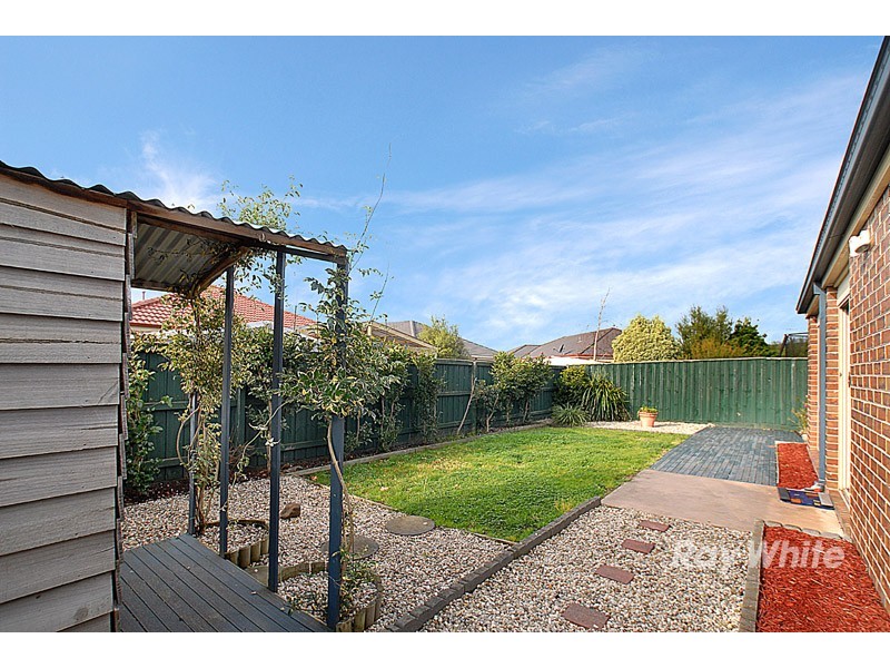 6 Earlwood Street, Narre Warren South VIC 3805