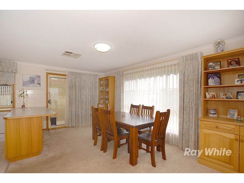 42  Tarcoola Drive, Narre Warren VIC 3805