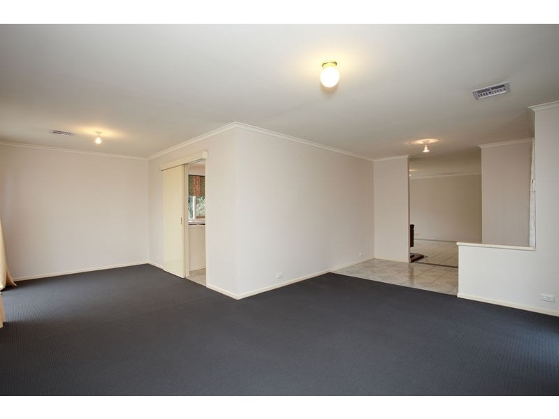 9 James Bathe Way, Narre Warren South VIC 3805