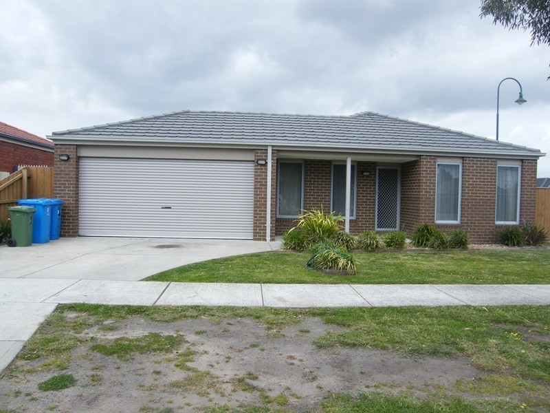 1 Dunferline Crescent, Cranbourne VIC 3977