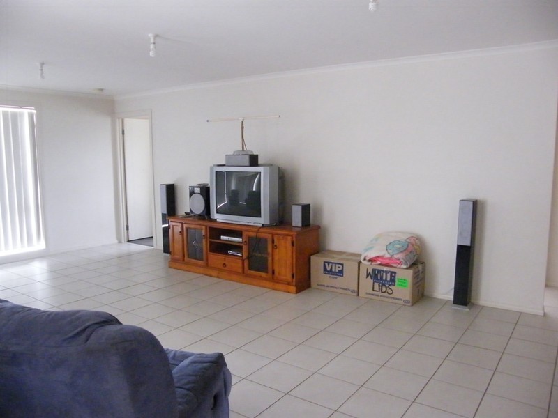 1 Dunferline Crescent, Cranbourne VIC 3977