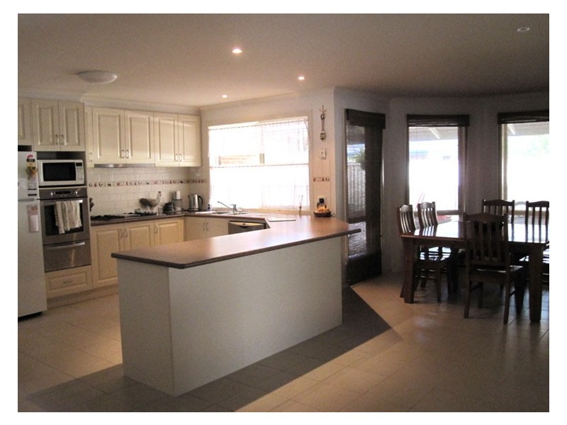 5 Iris Place, Pakenham VIC 3810