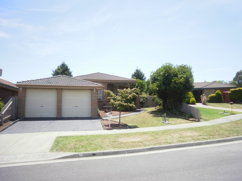 4 Leonie Court, Narre Warren VIC 3805