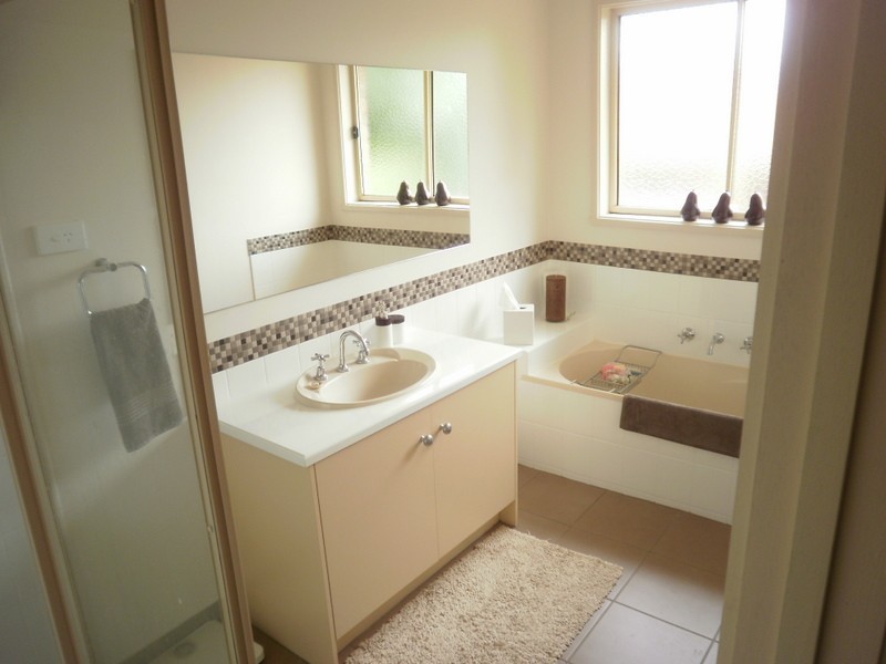 4 Leonie Court, Narre Warren VIC 3805