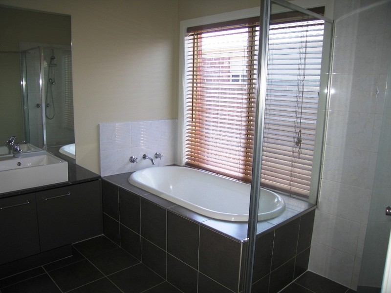 9  Lumina Avenue, Cranbourne North VIC 3977