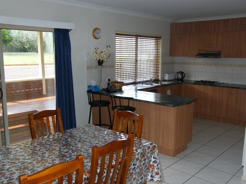 18 Ridgemont Drive, Berwick VIC 3806