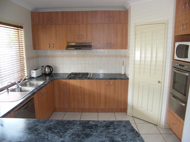 18 Ridgemont Drive, Berwick VIC 3806