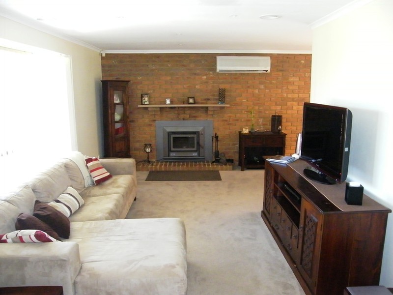 10 Fleetwood Drive, Narre Warren VIC 3805