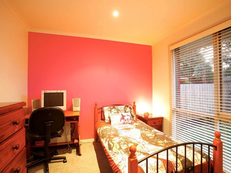 2 Madden Retreat, Berwick VIC 3806
