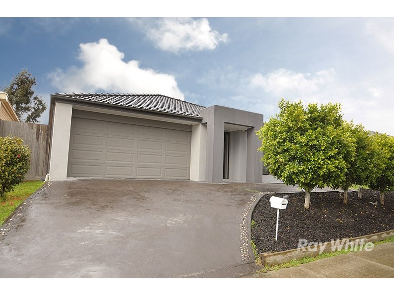 4 Honeyeater Grove, Narre Warren VIC 3805