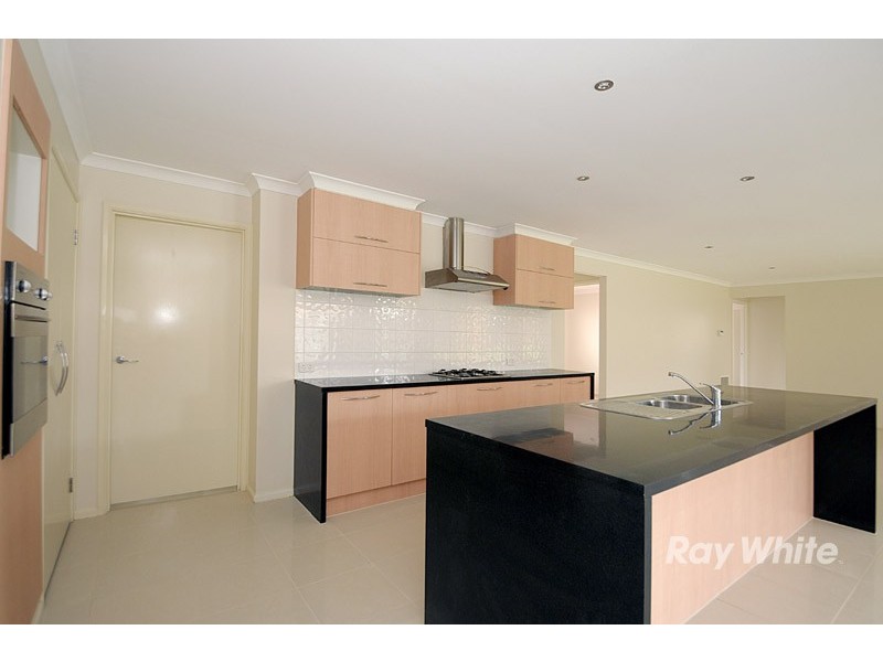 4 Honeyeater Grove, Narre Warren VIC 3805