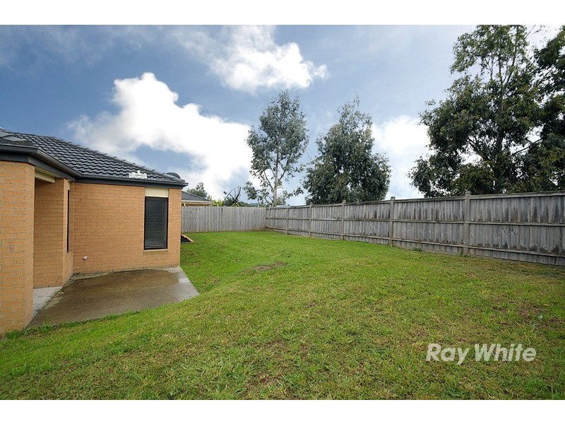 4 Honeyeater Grove, Narre Warren VIC 3805