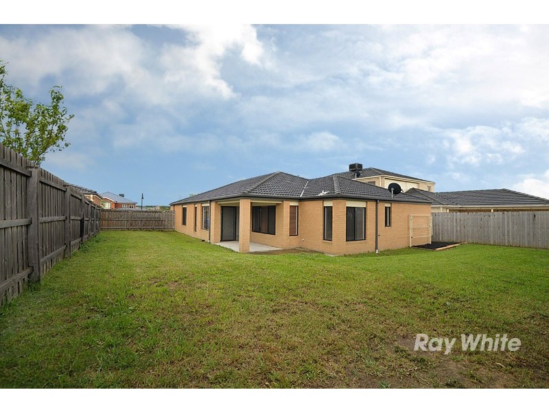 4 Honeyeater Grove, Narre Warren VIC 3805