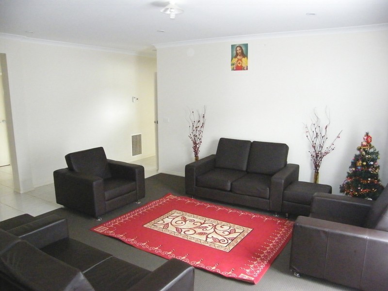 69 Sabel Drive, Cranbourne North VIC 3977