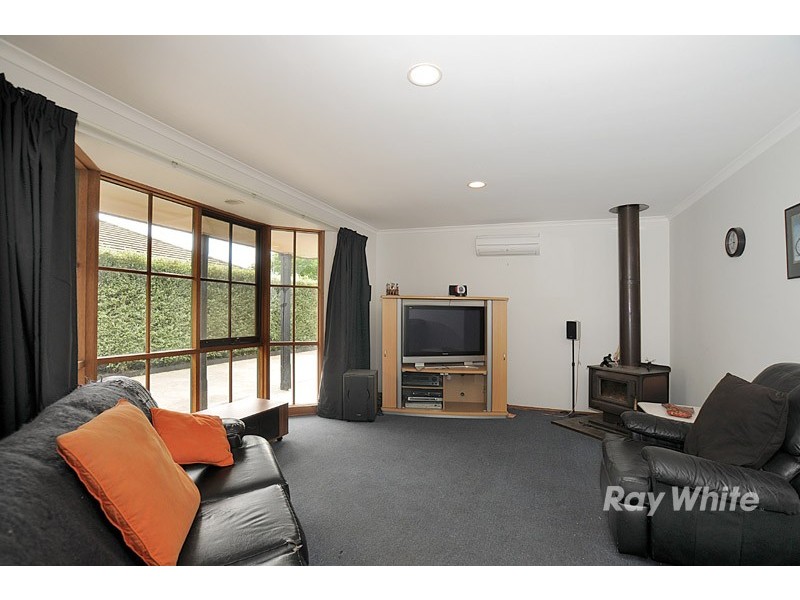 10 Hood Court, Berwick VIC 3806