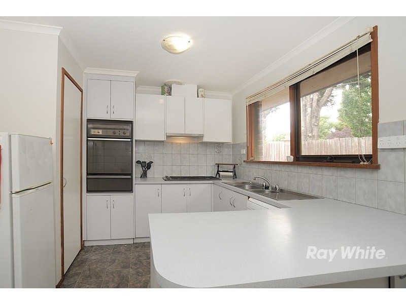 10 Hood Court, Berwick VIC 3806