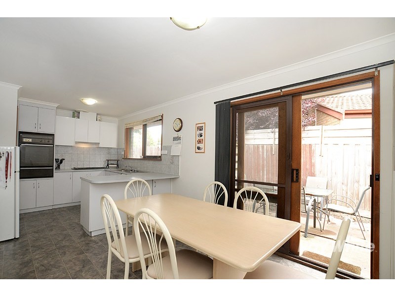 10 Hood Court, Berwick VIC 3806