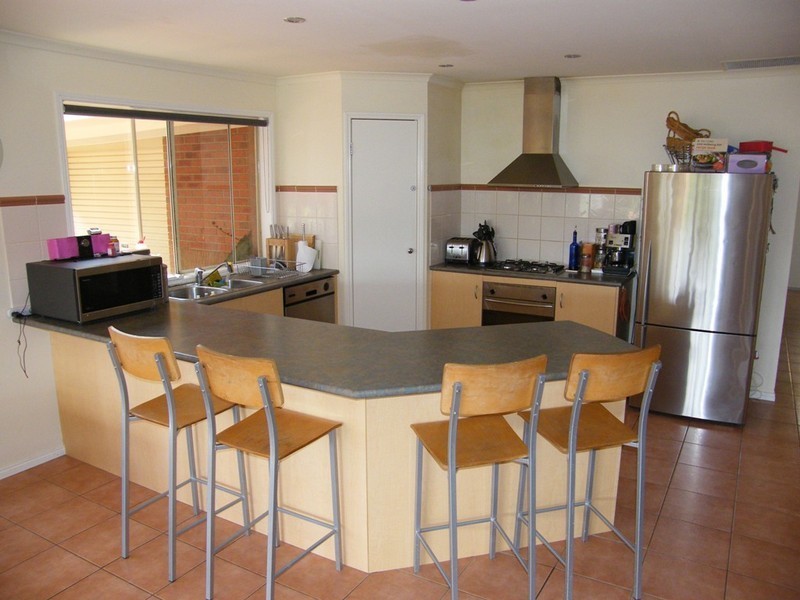 9 Boston Court, Narre Warren VIC 3805