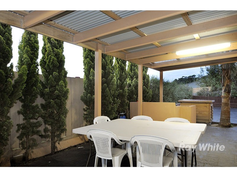 72 Montbrae Circuit, Narre Warren VIC 3805