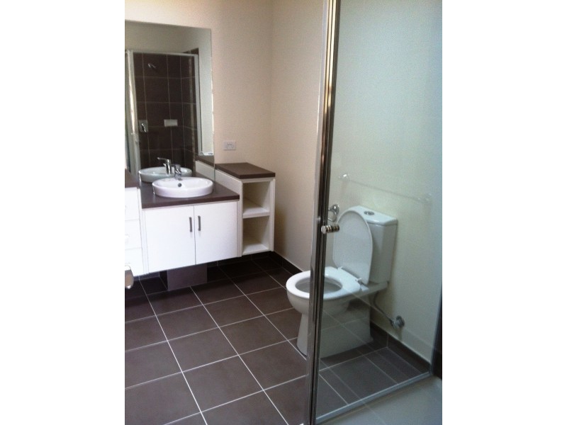 4 Midori Walk, Officer VIC 3809