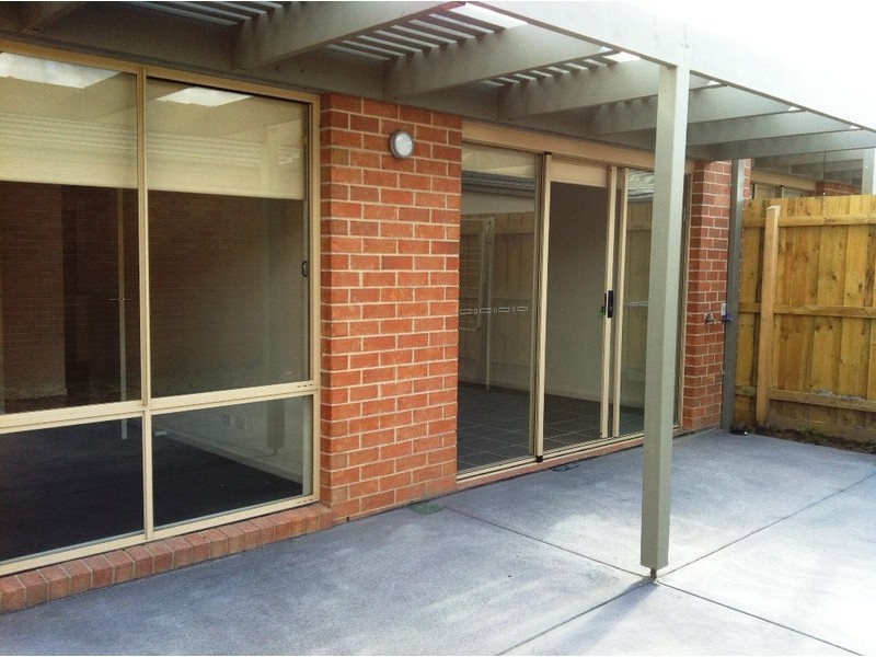 4 Midori Walk, Officer VIC 3809