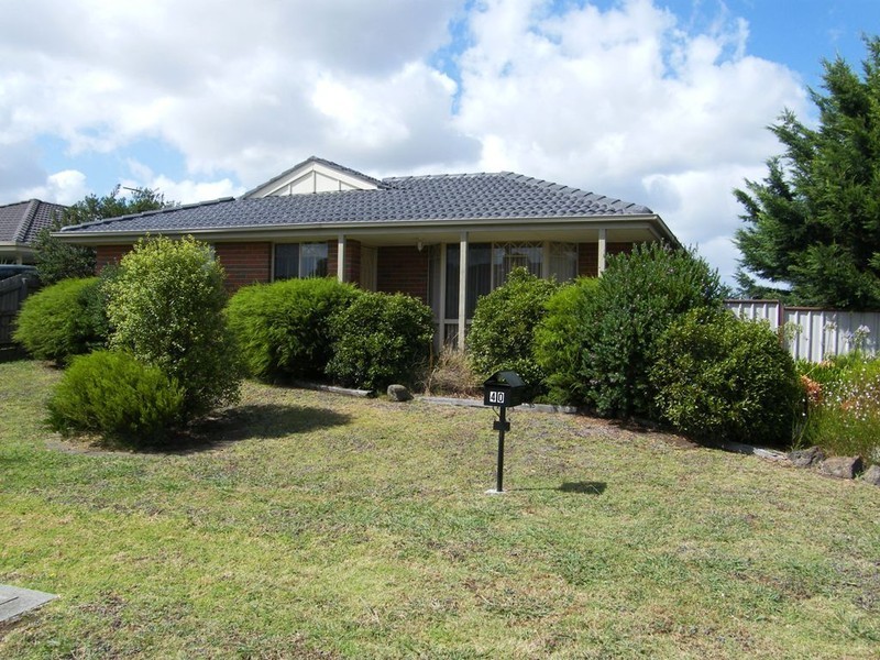 40 Mondous Court, Berwick VIC 3806