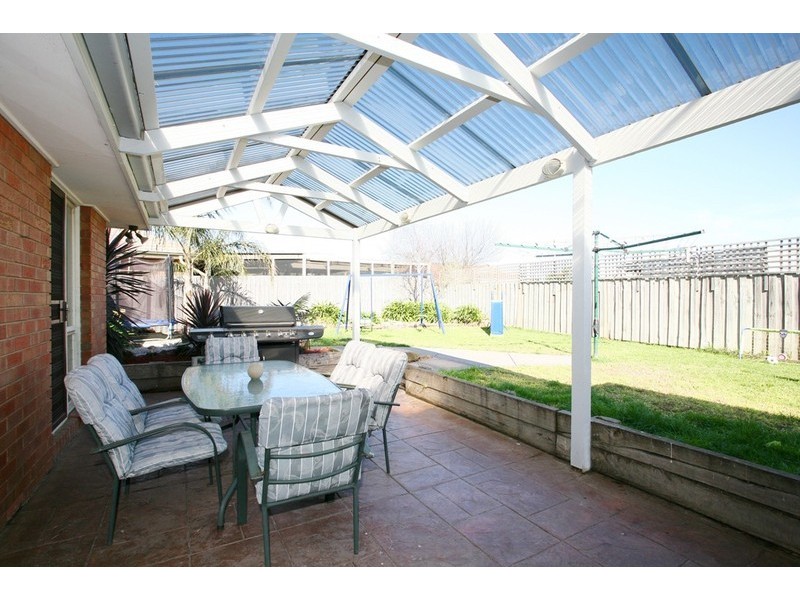 8 Stallion Court, Narre Warren South VIC 3805