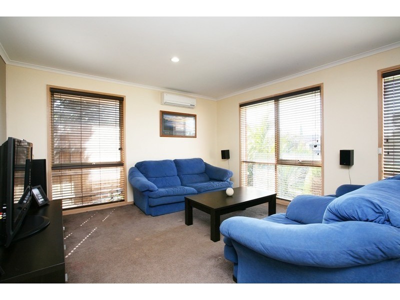 8 Stallion Court, Narre Warren South VIC 3805