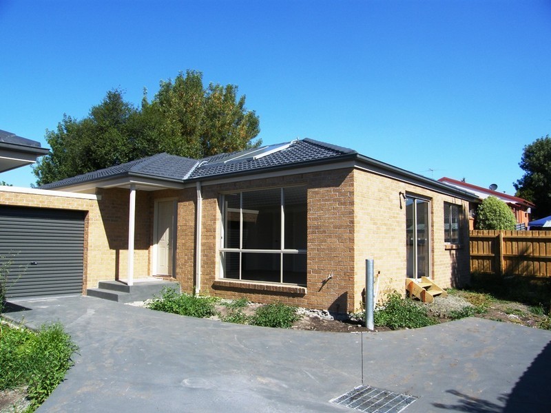 16a Chirnside Road, Berwick VIC 3806