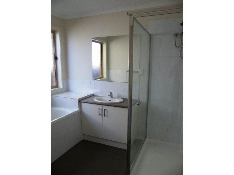 16a Chirnside Road, Berwick VIC 3806