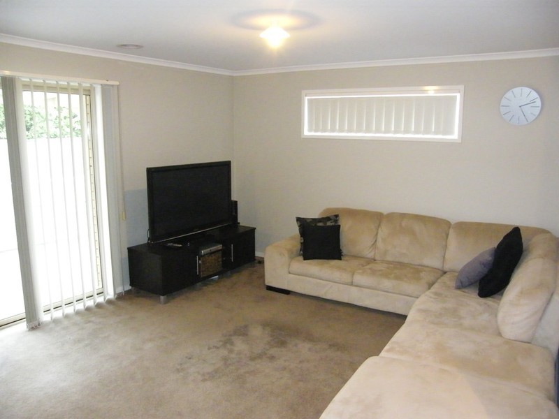 14 Tyndall Street, Cranbourne East VIC 3977