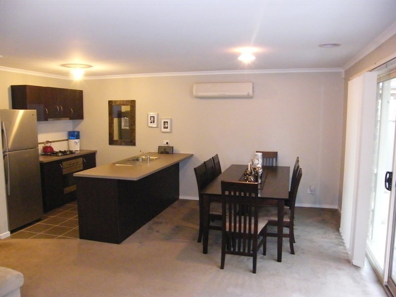 14 Tyndall Street, Cranbourne East VIC 3977