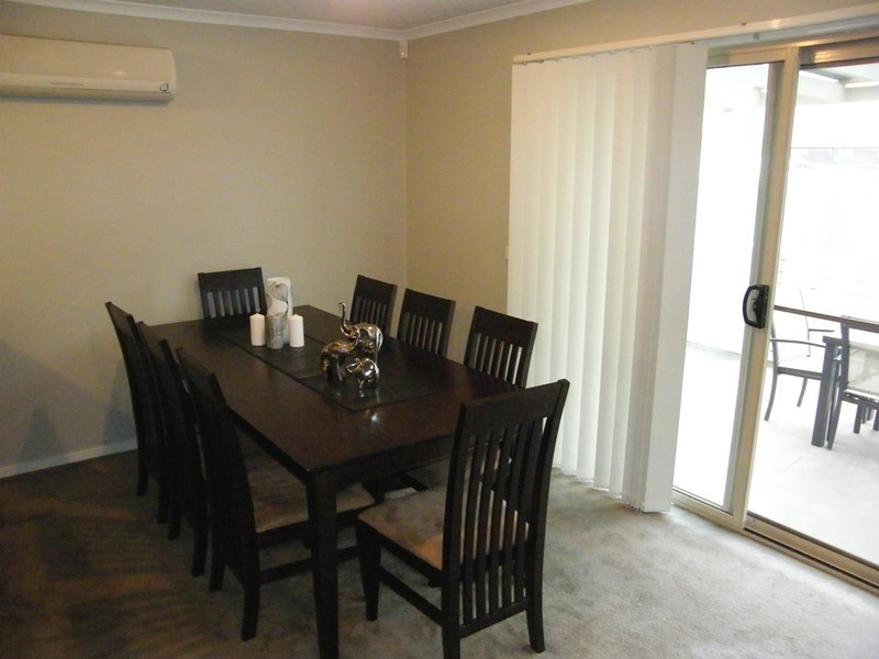 14 Tyndall Street, Cranbourne East VIC 3977