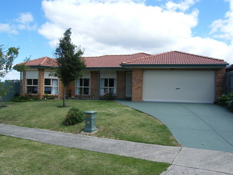 13 Hartsmere Drive, Berwick VIC 3806